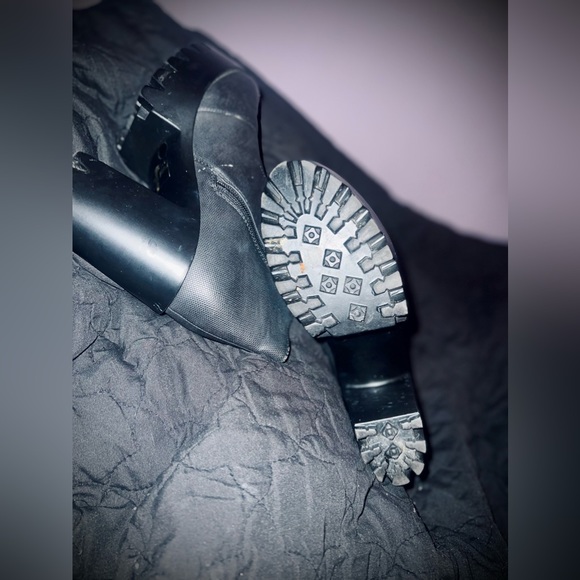 Chunky Ankle Zipper Boots - Picture 5 of 5